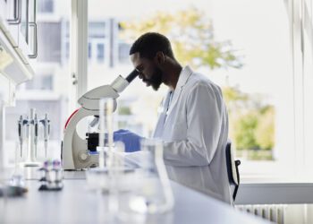 Tecnología y cumplimiento marcan la agenda de la industria farmacéutica