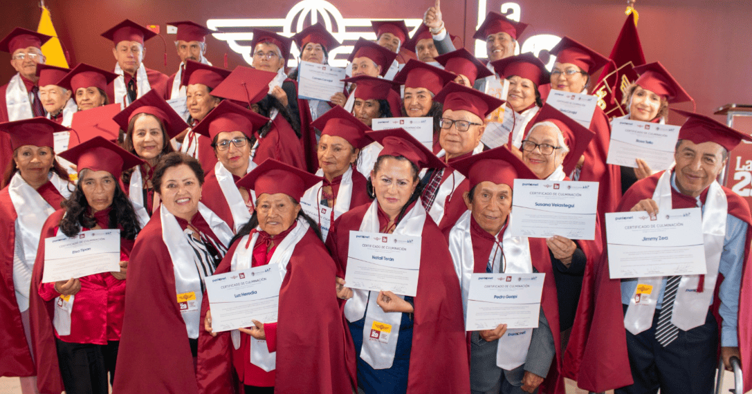 Alianza desarrolla programa de alfabetización digital para adultos mayores