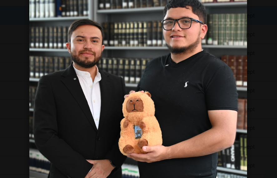Estudiantes de la UTE desarrollan Capibot, un robot orientado a niños con autismo